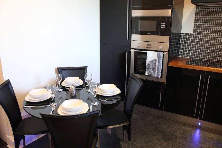 Prime 2 Bedroom City Centre Apt Абърдийн Екстериор снимка